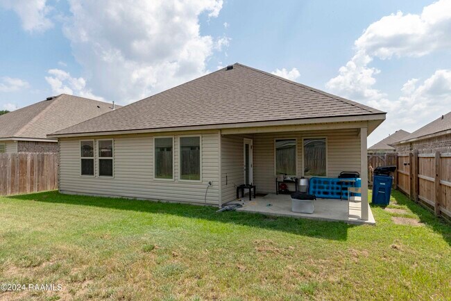 Building Photo - 102 Border Ct