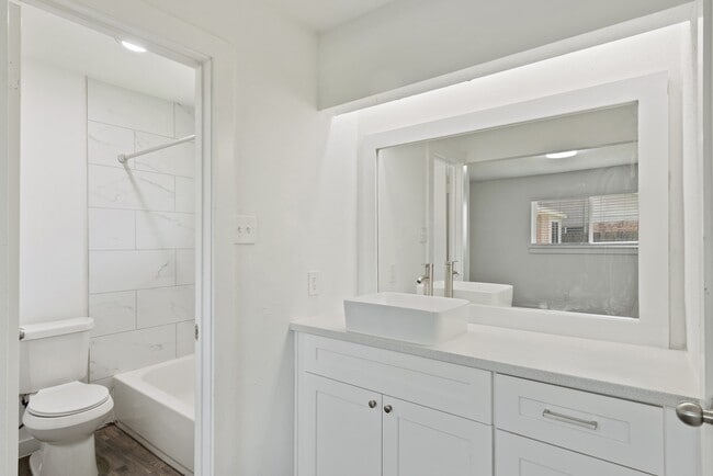 Building Photo - 1703 Millbury Dr