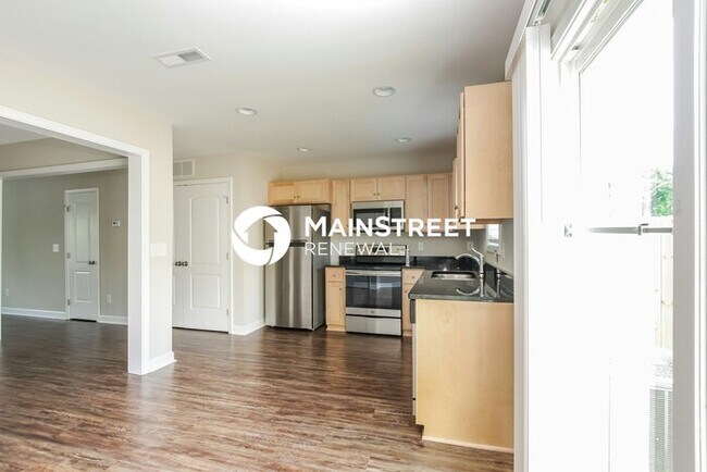 Building Photo - 3 Bedroom Pet-Friendly Home in Kannapolis, NC with Main Street Renewal