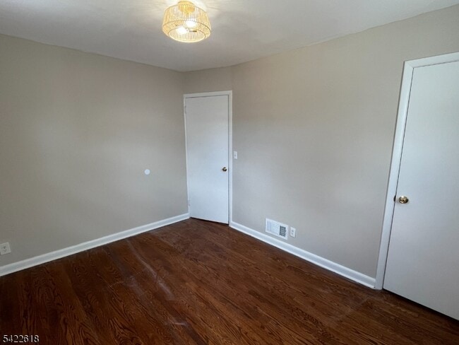 Building Photo - 76 Liberty St