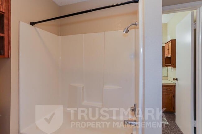 Building Photo - 4506 Lago Cir