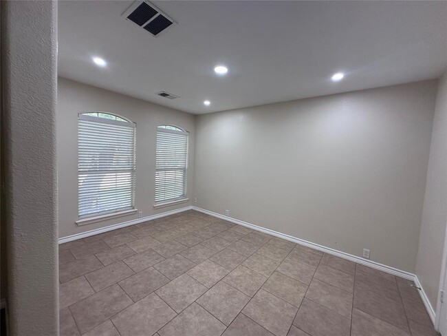 Building Photo - 816 Rusk Rd