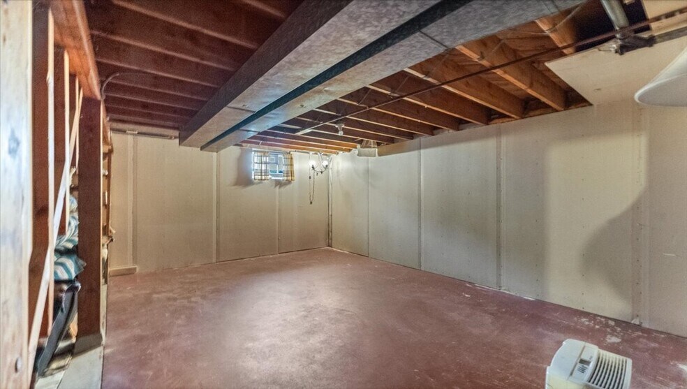 Building Photo - 880 2nd St NW