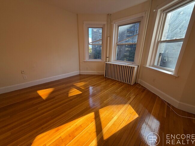 Building Photo - 33 Lancaster Terrace