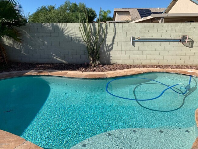 Building Photo - 8824 S Desert Rainbow Dr