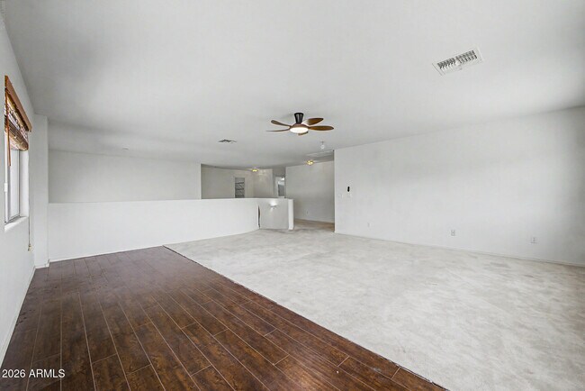 Building Photo - 3119 W Pleasant Ln