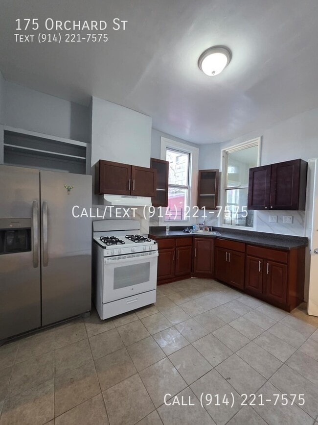 Building Photo - 175 Orchard St