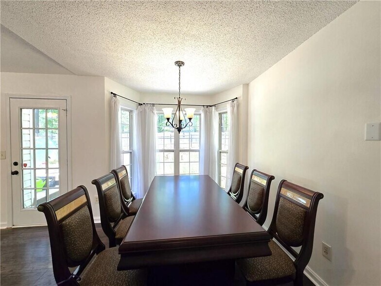 Building Photo - 245 Crofton Ridge