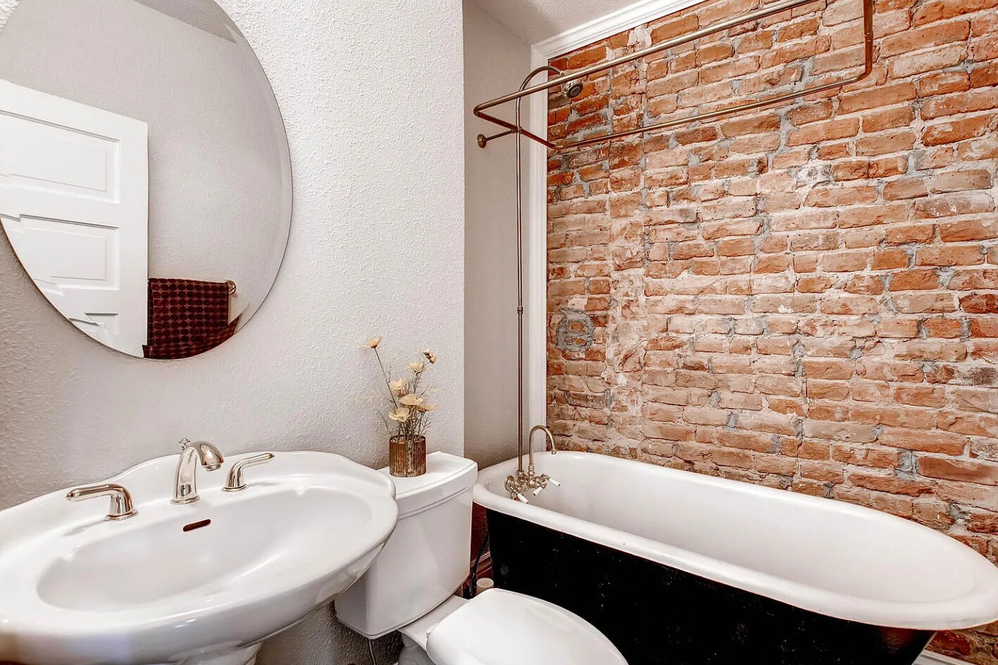 Building Photo - 1333 E 17th Ave