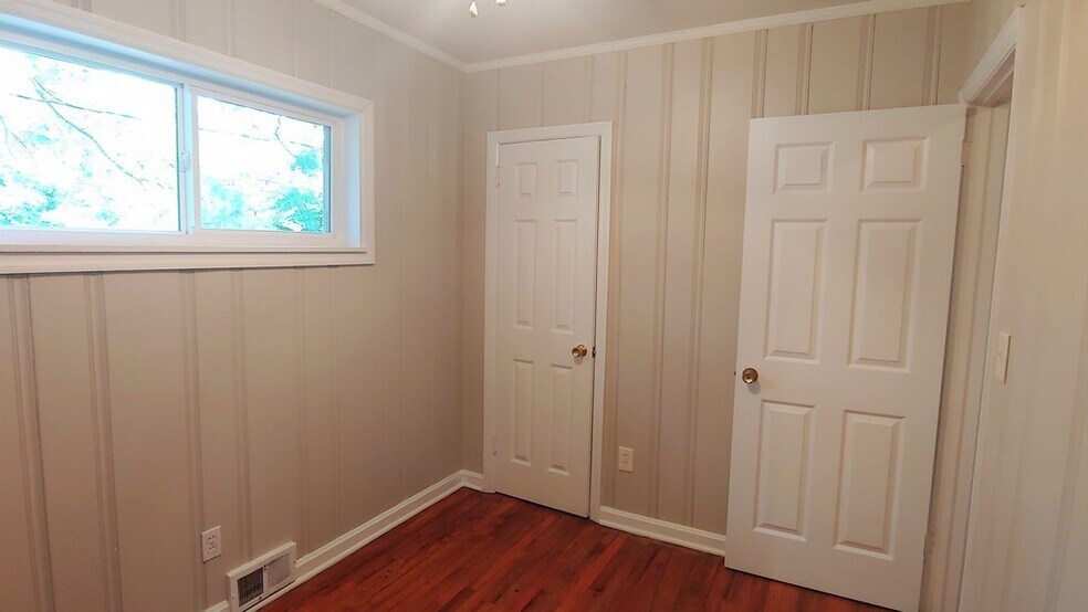 Building Photo - 1589 Tanager Cir