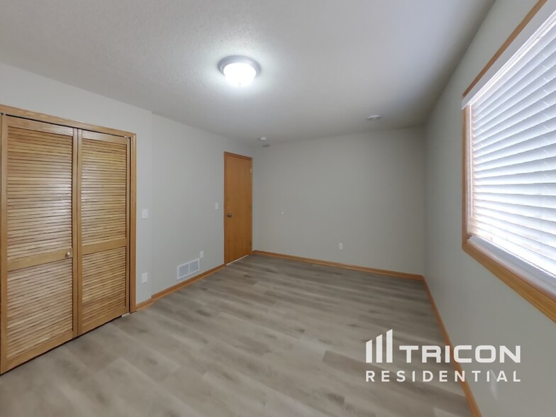 Building Photo - 6367 River Mill Dr