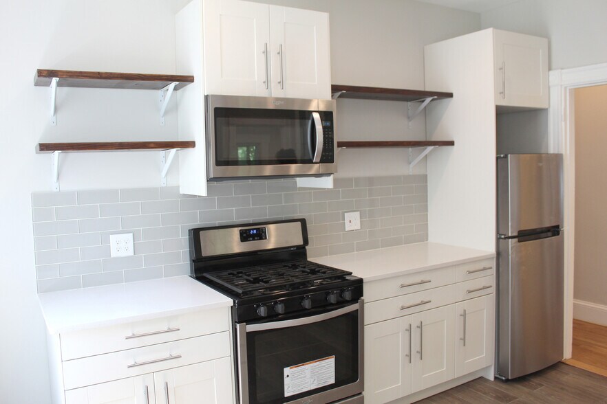 Primary Photo - 61 Wenham St