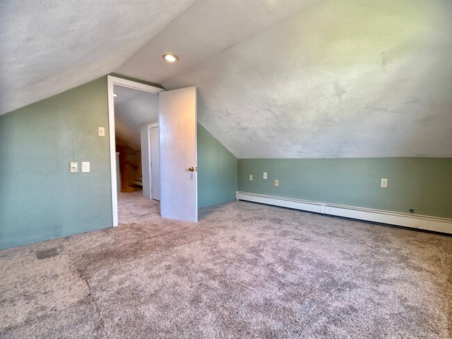 Building Photo - 17 Linwood St