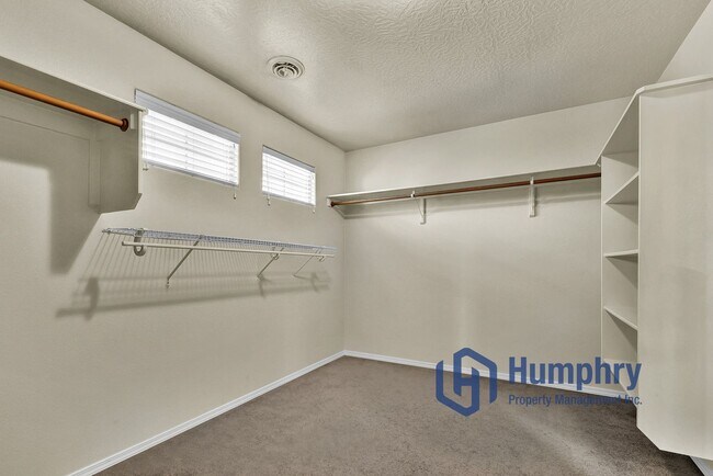 Building Photo - 3956 E Granger Dr
