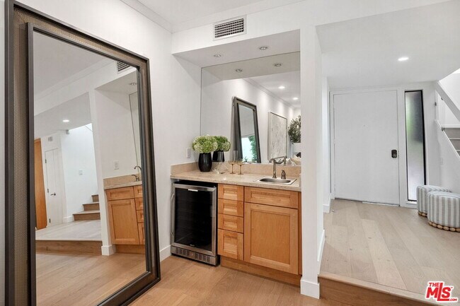 Building Photo - 234 S Tower Dr