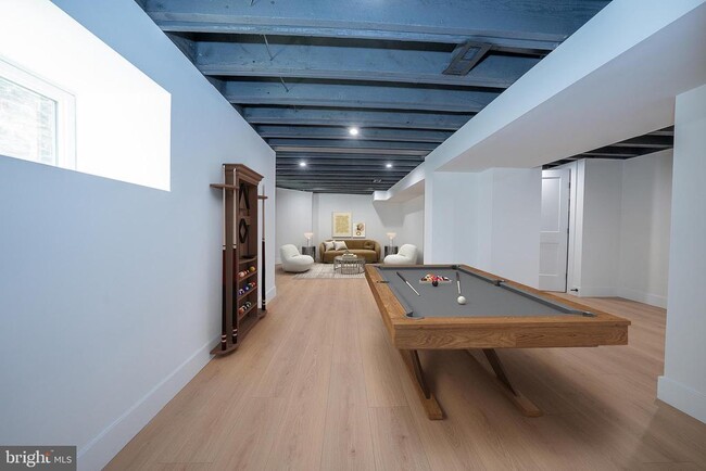 Building Photo - 314 N Essex Ave