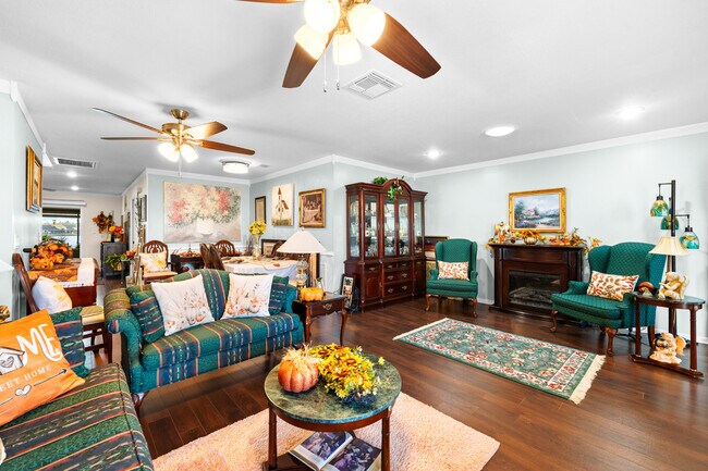 Building Photo - 1808 N Pebble Beach Blvd