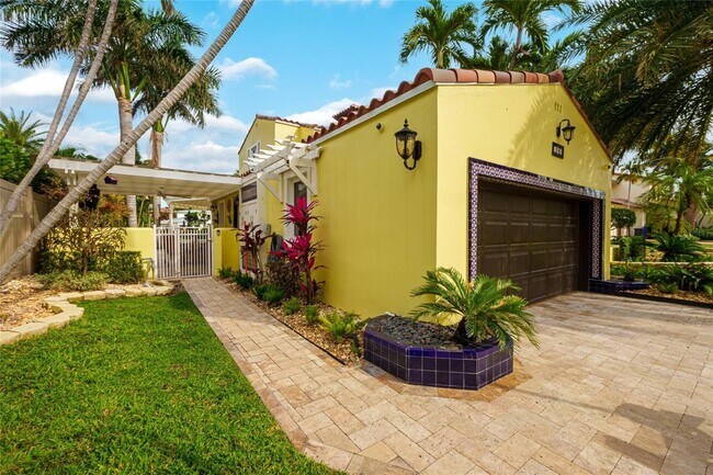 Building Photo - 500 Royal Plaza Dr