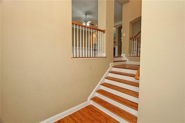 Building Photo - 3029 Woodwalk Dr SE