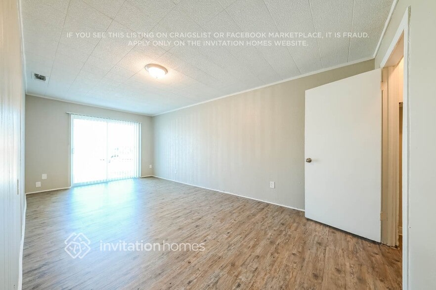 Building Photo - 4232 Scottsdale Dr