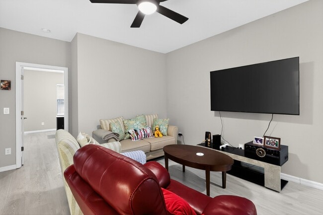 Building Photo - 17523 Promenade Dr