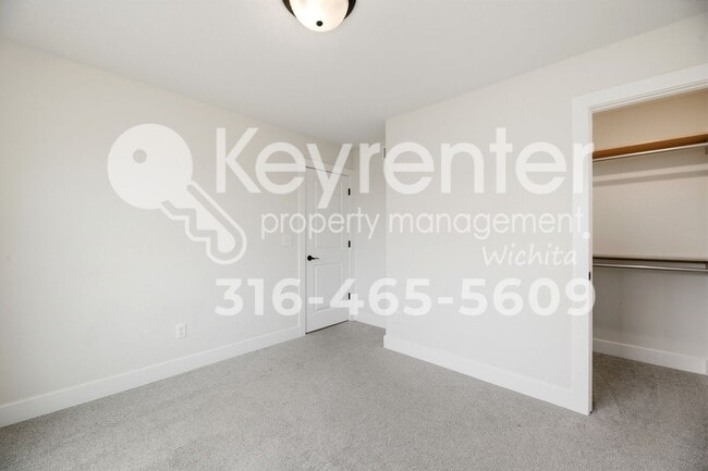 Building Photo - Beautiful 5 bedroom home near highways and schools!