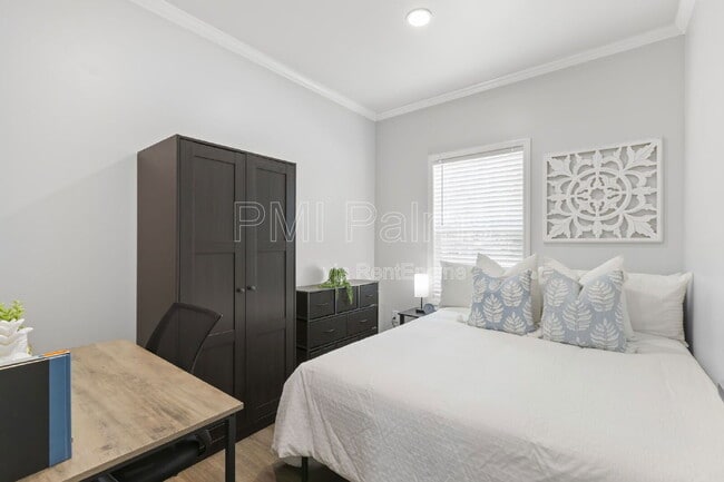 Building Photo - 1521 Preston St S