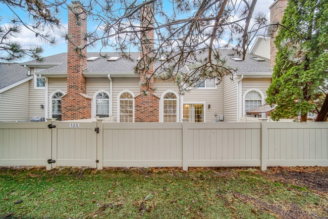 Building Photo - 125 Stevens Dr