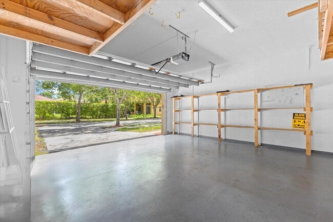 Building Photo - 1441 Cardinal Way