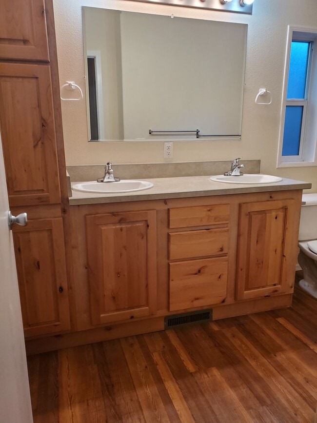 Building Photo - Spacious 3 Bedroom, 2 Bathroom Home near Blaine State Park!