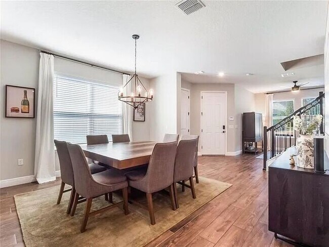 Building Photo - Stunning 5 bedroom home in Longwood