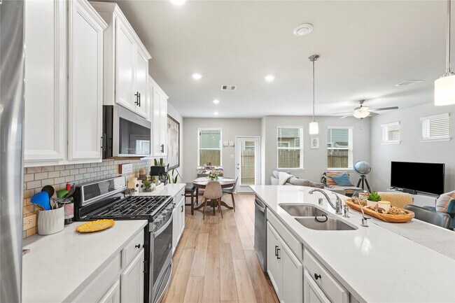 Building Photo - 1519 Beach Oak Dr