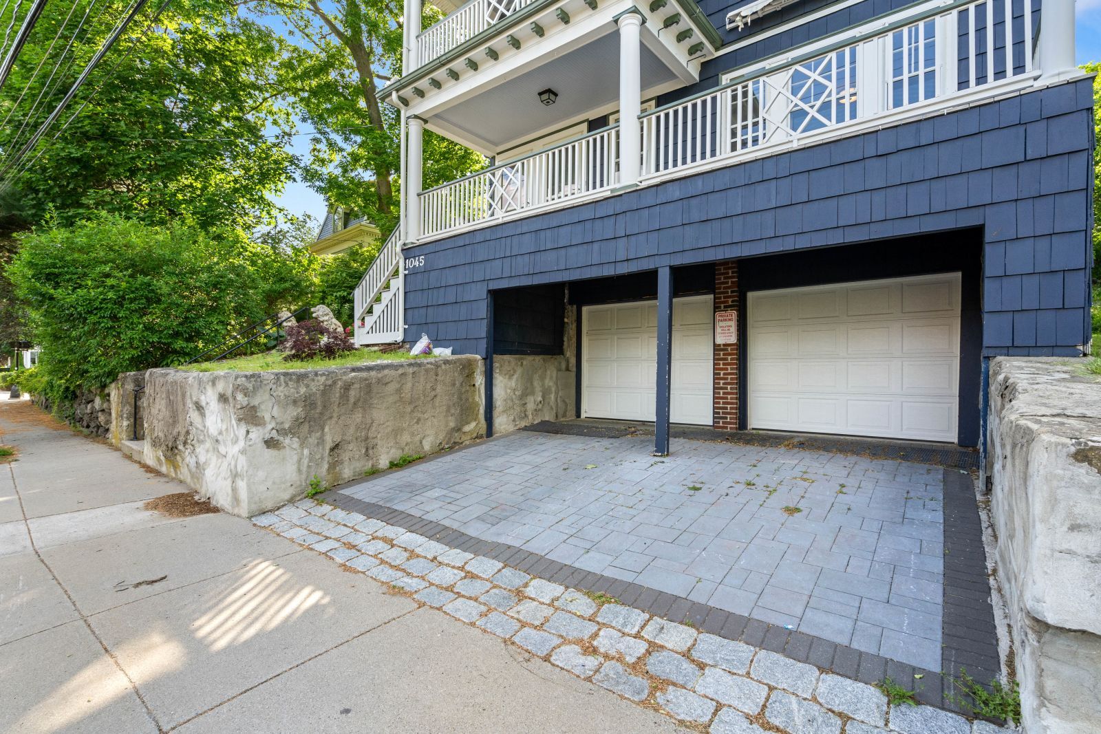 Building Photo - 1045 Adams St