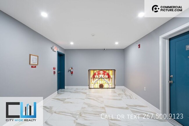 Building Photo - 929 Marlborough St