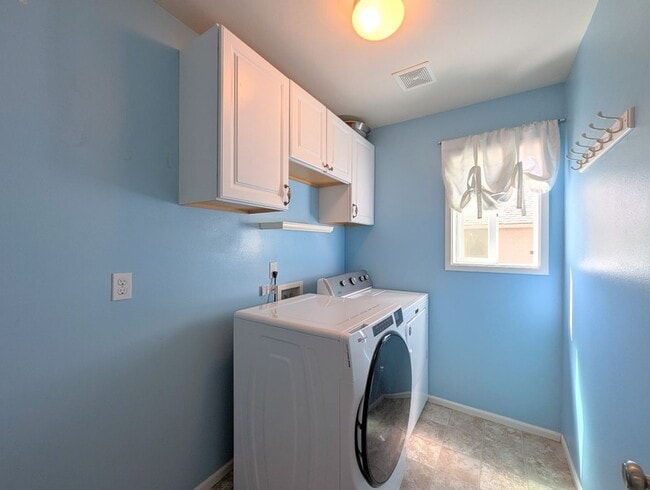 Building Photo - 4Bd/2.5Ba Lake Stevens House