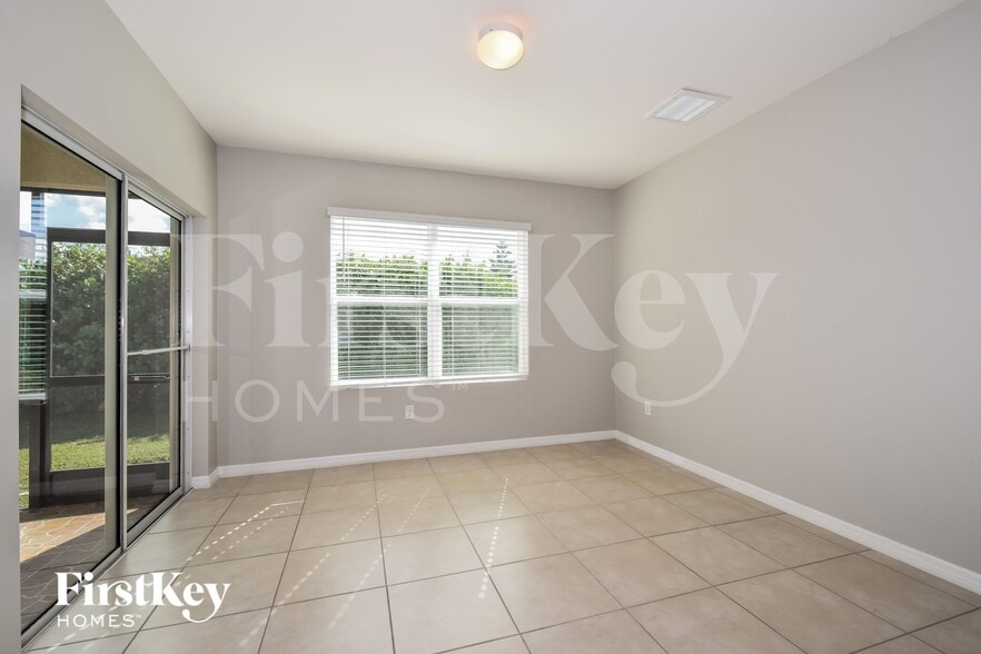 Building Photo - 1912 NW 15th Terrace