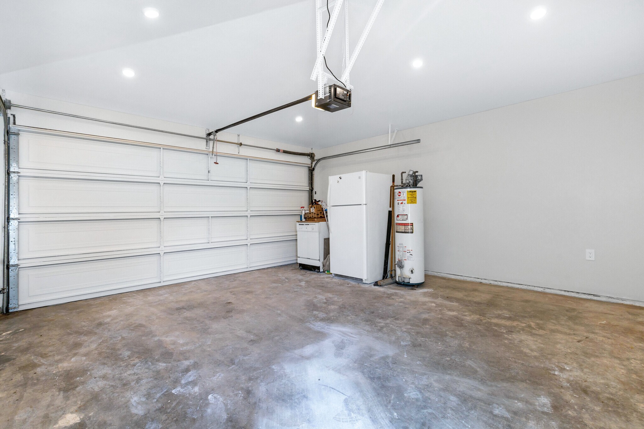 Building Photo - 3444 S Bentley Ave