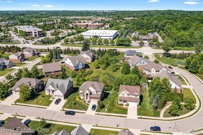 Building Photo - 39206 Silverthorne Bend