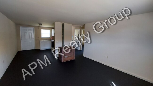 Building Photo - Two bedroom apartment off Harden Street