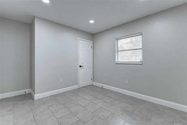 Building Photo - 1928 3rd St NE