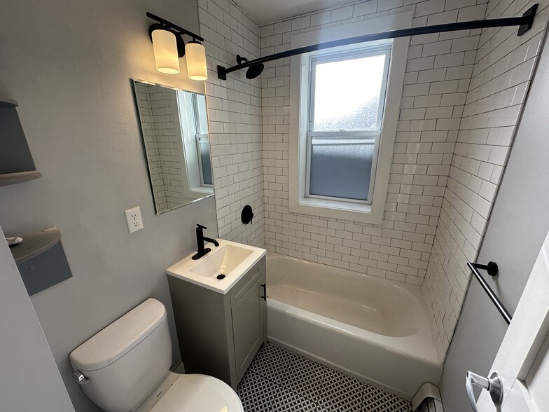 Building Photo - 231 Lafayette St