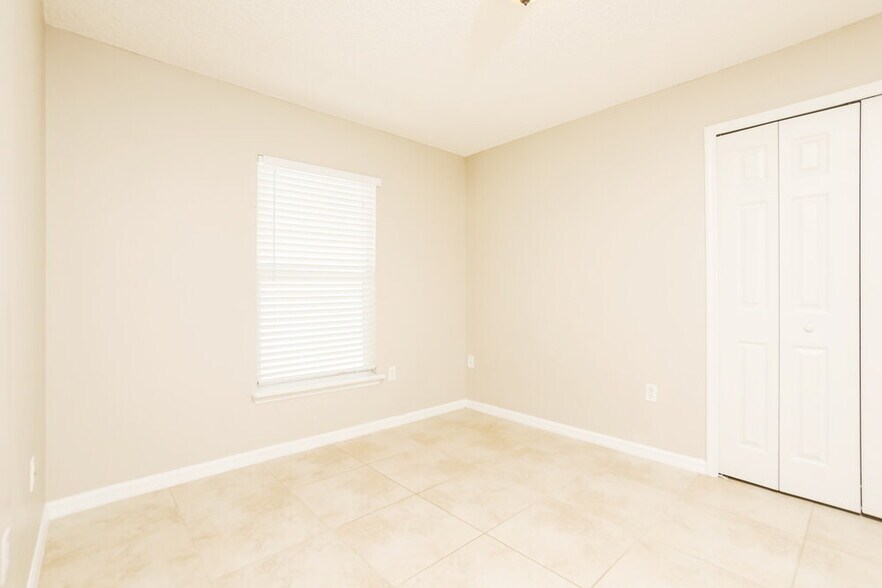 Building Photo - 17510 Silver Creek Ct