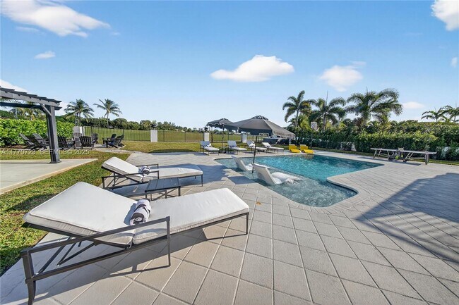 Building Photo - 4312 NE 22nd Ave