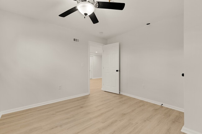 Building Photo - 6214 Kolb St