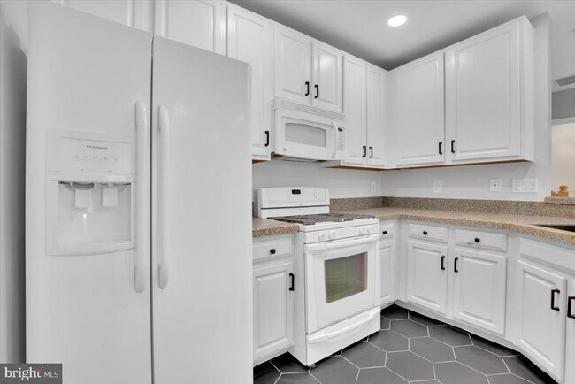 Building Photo - 5995 Terrapin Pl