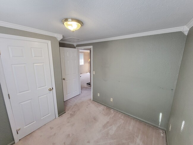 Building Photo - APPLICATIONS PENDING - Out of this world h...