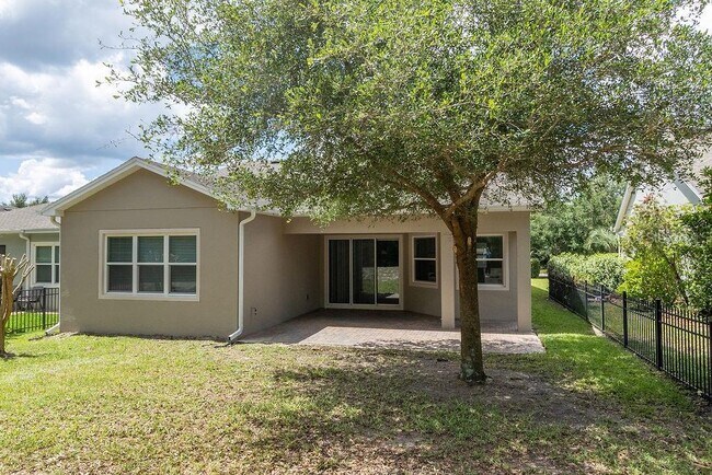 Building Photo - 906 Victoria Hills Dr S