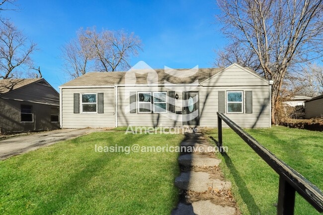 Building Photo - 5106 Crest Dr