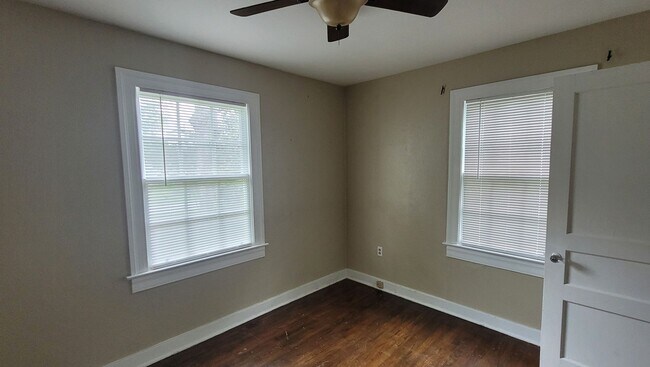 Building Photo - Pet Friendly 3 Bedroom Cottage in Southdowns