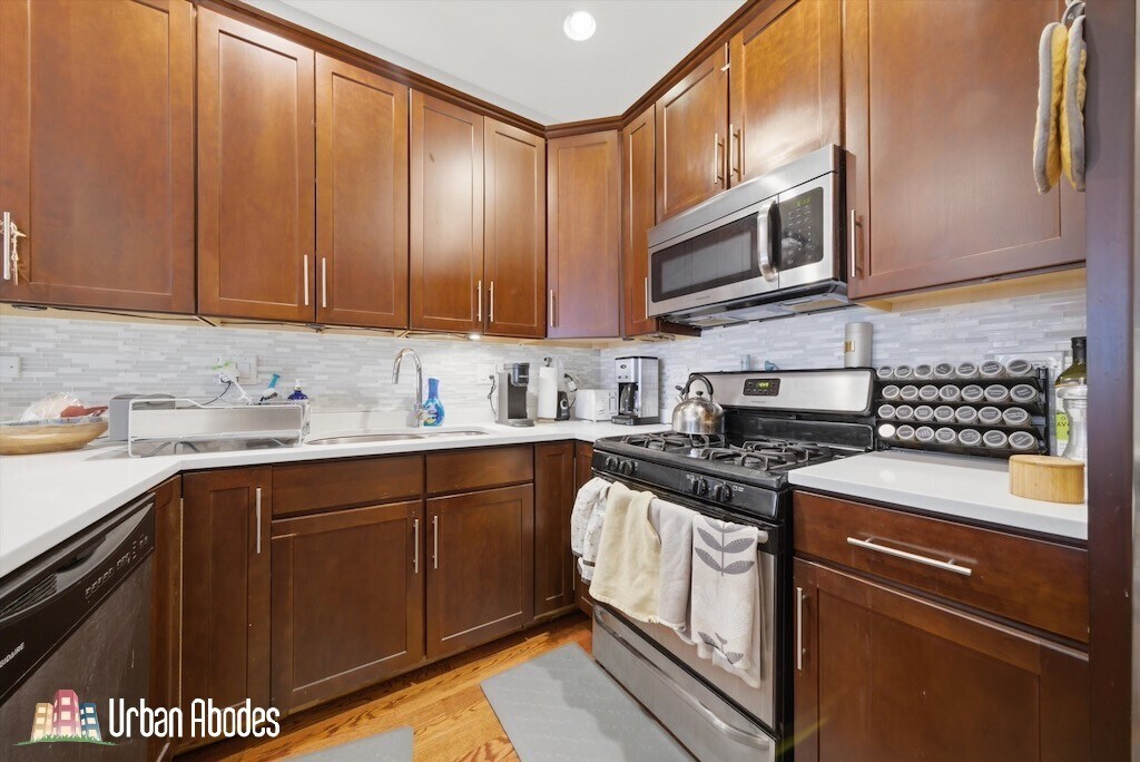 Building Photo - 2114 W Rice St